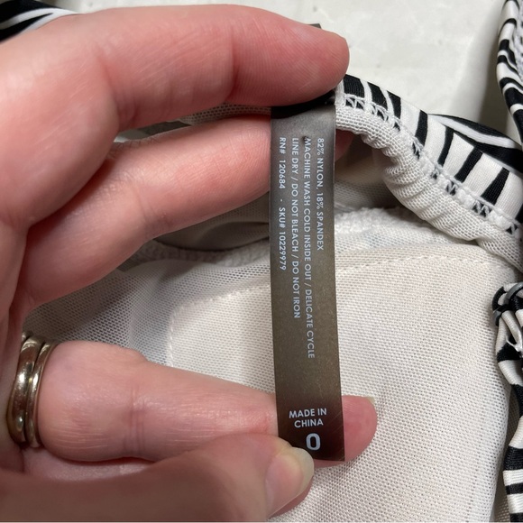 Torrid 0 geo print one piece swimsuit black and white - Picture 9 of 9